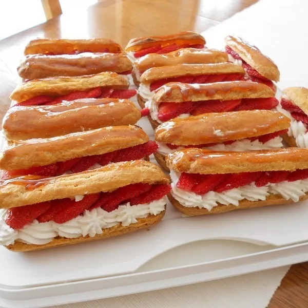 Eclairs fraise/chantilly