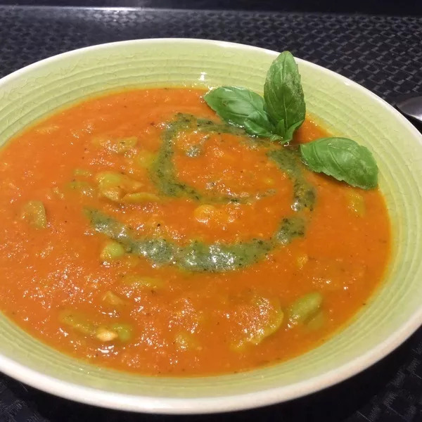 Soupe tomates - fèves - pesto ndl