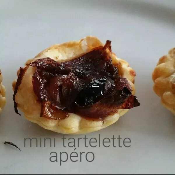 Minis tartelettes confit d'oignons rouges & velours balsamique
