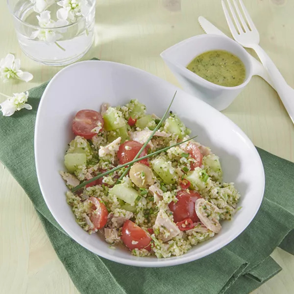 Salade tiède de semoule de brocoli, boulgour et quinoa au thon