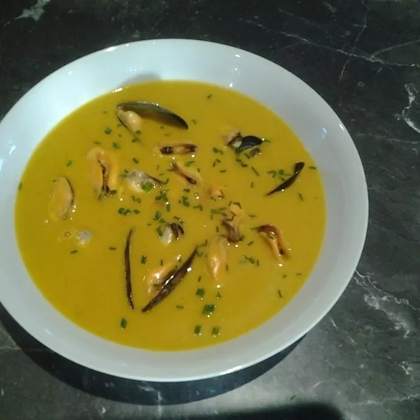 Velouté au curry et aux moules