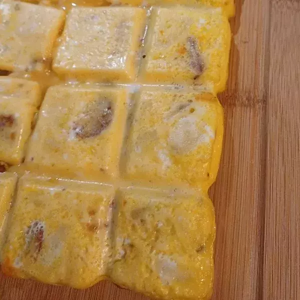 Tortilla chorizo et coulis de poivron